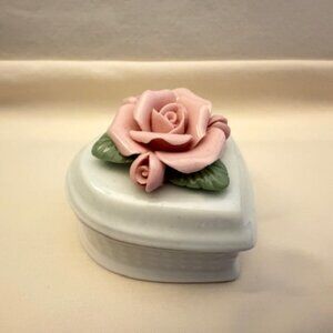 Vintage Avon Pink Rose Top Heart Shaped Trinket Box